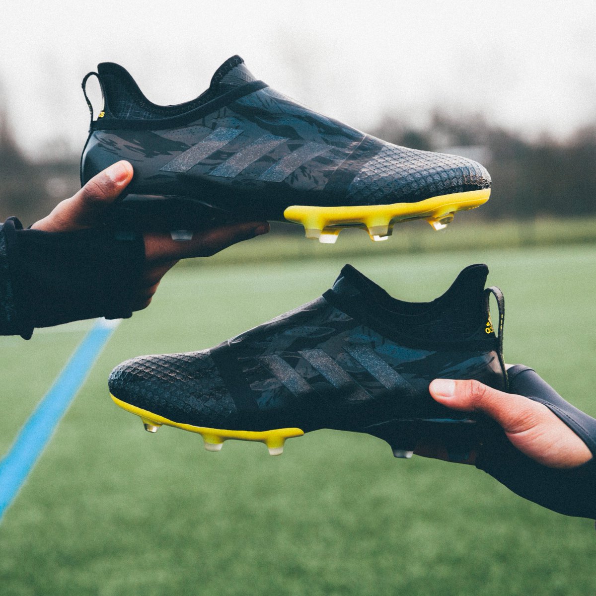 Adidas glitch 2017 skin best sale
